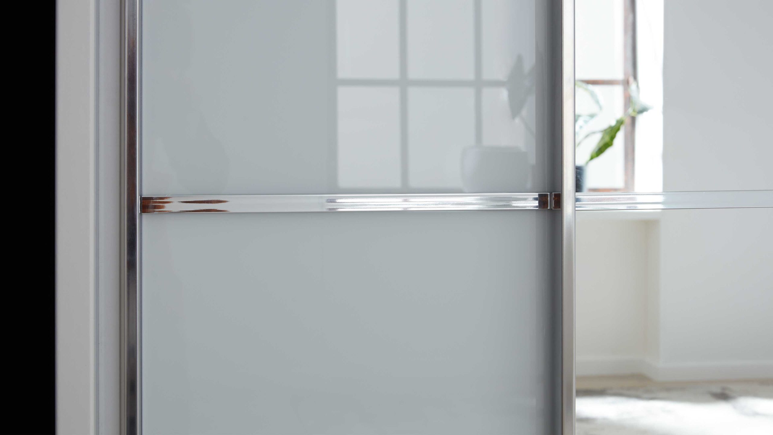 Interliving Kleiderschrank Serie 1205 – Schwebetürenschrank 512